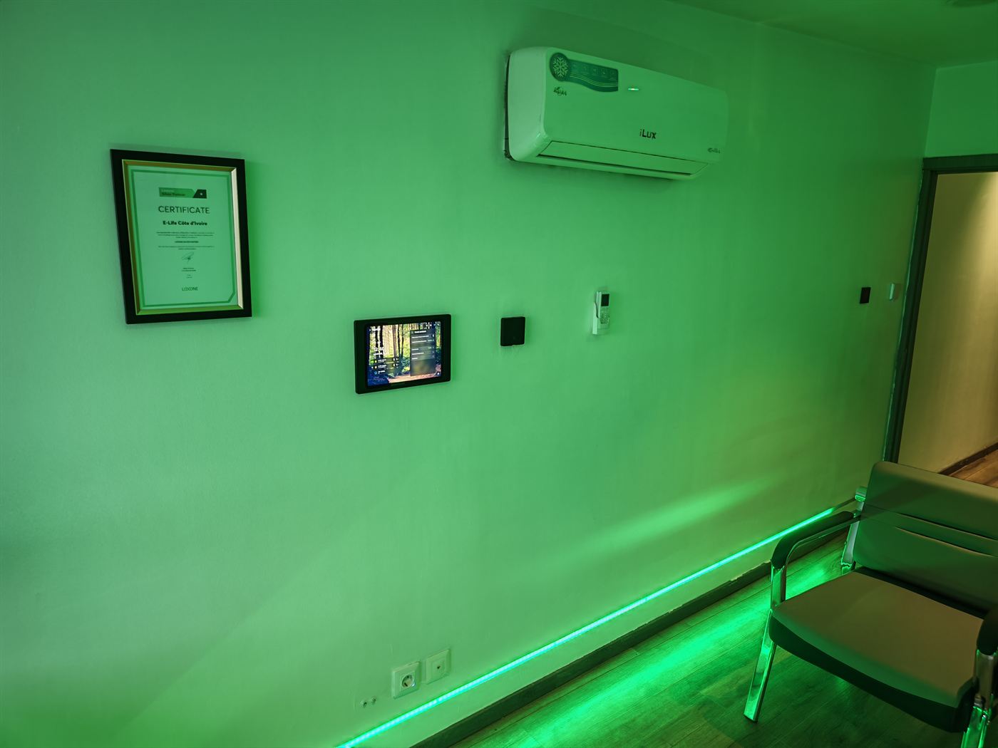 Mur de pilotage du showroom E-LIFE